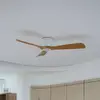 Image de Ventilateur de plafond LED intelligent Lucande Moneno, blanc/bois, Tuya