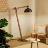 Image de Lampe sur pied Envostar Stort avec structure en bois
