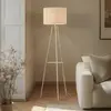 Image de Lindby Lampadaire tripode Libbie, 155 cm, lin, couleur crème