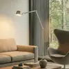 Image de Lampe sur pied Lucande Silka, 216 cm, nickel satiné, réglable