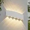 Image de Applique d'extérieur LED Lindby Ithan, à 5 lampes, blanche, 27 cm