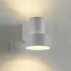 Image de Applique d'extérieur LED Lucande Elune, gris clair, IP44, éclairage vers le