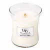 Image de WoodWick jarre parfumée moyenne avec mèche en bois crépitante | Thé Blanc & Jasmin | Jusqu'à 60 heures de combustion