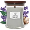 Image de WoodWick bougie parfumée moyenne avec mèche en bois crépitante | Lavande et Cèdre | Jusqu'à6pk0 heures de combustion
