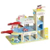 Image de Le Toy Van - TV439 - Jeu de parking en bois pour enfants à partir de 3 ans, 3 niveaux, comprend 1 voiture, 1 hélicoptère, un ascenseur de travail, une station de voiture électrique, des rampes, un héliport