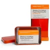 Image de Carbon Theory Pain nettoyant visage à la vitamine C et à la caféine 80 g et boîte de voyage. Savon énergisant pour la peau, rafraîchit, hydrate et contribue à atténuer l'hyperpigmentation.