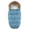 Image de NOUKIE'S - Chancelière déperlante Bleue - Coupe-vent - Doublure chaude pour l'hiver - Bébé - Compatible poussette et siège auto - 6 à 36 mois - Motif Jungle - Anti-dérapant - 80x50 cm