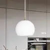 Image de FRANDSEN suspension Ball, blanc opalin, Ø 25 cm, verre