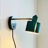 Image de Applique murale Dyberg Larsen Ocean, vert foncé, saillie 30 cm