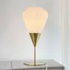 Image de Lampe de table Dyberg Larsen Ballon, blanc/couleur laiton, 46 cm