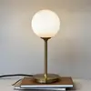 Image de Dyberg Larsen Lampe de table Sia, opale/laiton, hauteur 12 cm