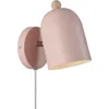 Image de Nordlux Gaston Applique murale d'intérieur en métal rose poudré avec prise E27 15 W et câble d'alimentation pour chambre à coucher, salon, cuisine, bureau, chevet ou étude. IP20, classe 2 (double