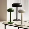 Image de PLEASE WAIT to be SEATED Lampe à poser rechargeable Emendo, verte, IP44
