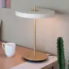 Image de UMAGE lampe de table LED Asteria Table, USB, blanc perle/laiton