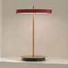Image de UMAGE lampe à poser LED rechargeable Asteria Move rouge rubis/laiton 31 cm