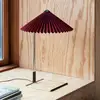 Image de Lampe à poser LED HAY Matin, rouge foncé/laiton, hauteur 38 cm