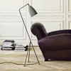 Image de Gubi Gräshoppa Lampe sur pied à trois pieds, gris