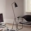 Image de Gubi Gräshoppa Lampe sur pied à trois pieds, noir