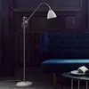 Image de GUBI Bestlite BL3 lampadaire Ø16 cm, chromé/blanc