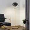 Image de Lampe sur pied Gubi Multi-Lite, hauteur 148 cm, laiton/noir