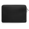 Image de TRUNK - Noir - Protège votre MacBook sans ajouter de poids - Se glisse facilement dans les poches et les sacs à dos - Design élégant pour le bureau et les loisirs