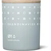 Image de Skandinavisk ØY 'Île' Mini Bougie Parfumée. Notes parfumées: Fleur de Pommier Sauvage, Églantier, Mousses Aquatiques et Feuilles Vertes. 65 g.