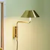 Image de Hübsch Applique murale LED COVER, couleur laiton, saillie 30 cm, métal