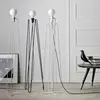 Image de GRUPA Model M3 lampadaire LED blanc, câble blanc