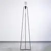 Image de GRUPA Model M3 lampadaire LED noir, câble blanc