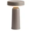 Image de Muuto Ease Portable Lamp Lampe à Poser Rechargeable 3 Intensités Lumineuses (Taupe)