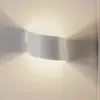 Image de EMIBIG LIGHTING Applique murale Vero en acier laqué blanc