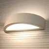 Image de SOLLUX LIGHTING Applique murale Bow orientable vers le haut/bas en céramique blanche, largeur