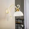 Image de Luminex Applique murale Flora, un abat-jour en verre, blanc/laiton