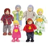 Image de Famille Poupées de Hape, Jouet Récompensé, Accessoire Unique pour la Maison de Poupée en Bois, en courage l'Imagination, Famille de 6 Poupées de Type Caucasien