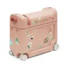 Image de Stokke JetKids BedBox, Coral Pink - Valise-lit à roulettes pour enfants de 2-7 ans (jusqu'à 35 kg) - Approuvée par de nombreuses compagnies aériennes - Matelas et sangle réglable inclus