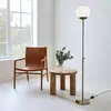 Image de Markslöjd Lampe sur pied Rise, laiton antique, fer, verre, hauteur 150 cm