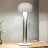 Image de Markslöjd Lampe à poser Costa en métal, blanc/nickel