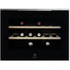 Image de SÉRIE 900 PRO - INTEGRABLE - Niche dencastrement : 45mm - Nouvelle classe énergétique:F - Commandes électroniques internes - Nombre de bouteilles: 18 - 2 clayettes bois et 1 en plastique - Eclairage intérieur LED - Volume net total en L:49 en occasion ou reconditionné