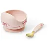 Image de Elodie Details Bol Bébé en Silicone avec Ventouse et Cuillère   Sans BPA, dès 6 mois, compatible micro-ondes et lave-vaisselle, bol antidérapant pour diversification alimentaire, Rosy Bow