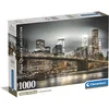 Image de Clementoni | Puzzle 1000 Pièces pour 10 Ans+ | New York Skyline | Format 70x50 cm avec Poster Inclus | Vue Nocturne avec Pont de Brooklyn | Activité Relaxante | Collection Urbaine Adulte | Écoconçu