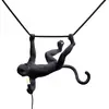Image de Seletti The Monkey Lamp Swing Lampe singe Noir