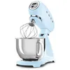 Image de Smeg, Robot sur Socle SMF03PBEU, 10 Niveaux de Vitesse, Fonction Mise en marche progressive, Bol 4,8 L, Verrouillage Moteur de Sécurité, 3 Batteurs, Crochet et Couvercle Fournis, 800W, Bleu Azur