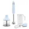 Image de Smeg, Mixeur Plongeant HBF03PBEU, Fonction Turbo et Système de Coupe Flowblend, avec Poignée Antidérapante, Range Cordon Intégré, Accessoires Non Inclus, Puissance 700W, Bleu Azur