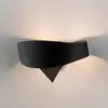 Image de Selène Applique murale design noire Scudo