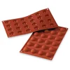 Image de Plaque de 24 mini demi-sphères en silicone Silikomart