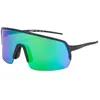 Image de Out Of - Plume, lunettes de soleil sport avec verres photochromiques polarisés, fabriqués en Italie, Noir , Medium