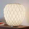 Image de Fontana Arte Lampe à poser de designer Pinecone en verre opale