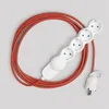 Image de Bloc multiprise allemande avec câble en tissu de couleur effet soie Rouge RM09 et fiche schuko avec anneau confort - 1 Mètre, Blanc