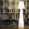 Image de Newgarden Lola lampe sur pied hauteur 165 cm lumière du jour