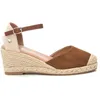 Image de XTI - Sandales à talons compensés Femme Taupe - Chaussures confortables et polyvalentes - Mode décontractée - Modèle 14074607 (Taille36)